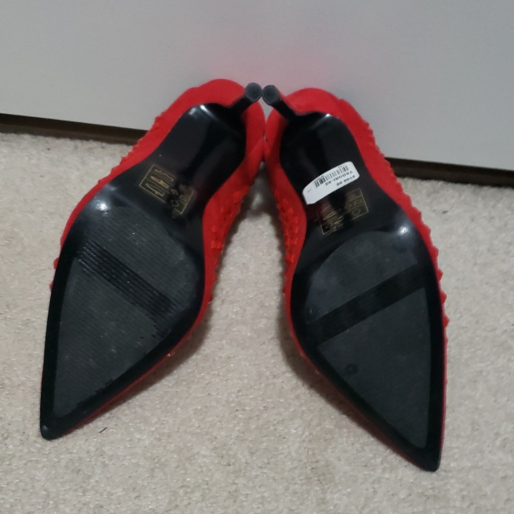 Heels - Picture 3 of 5